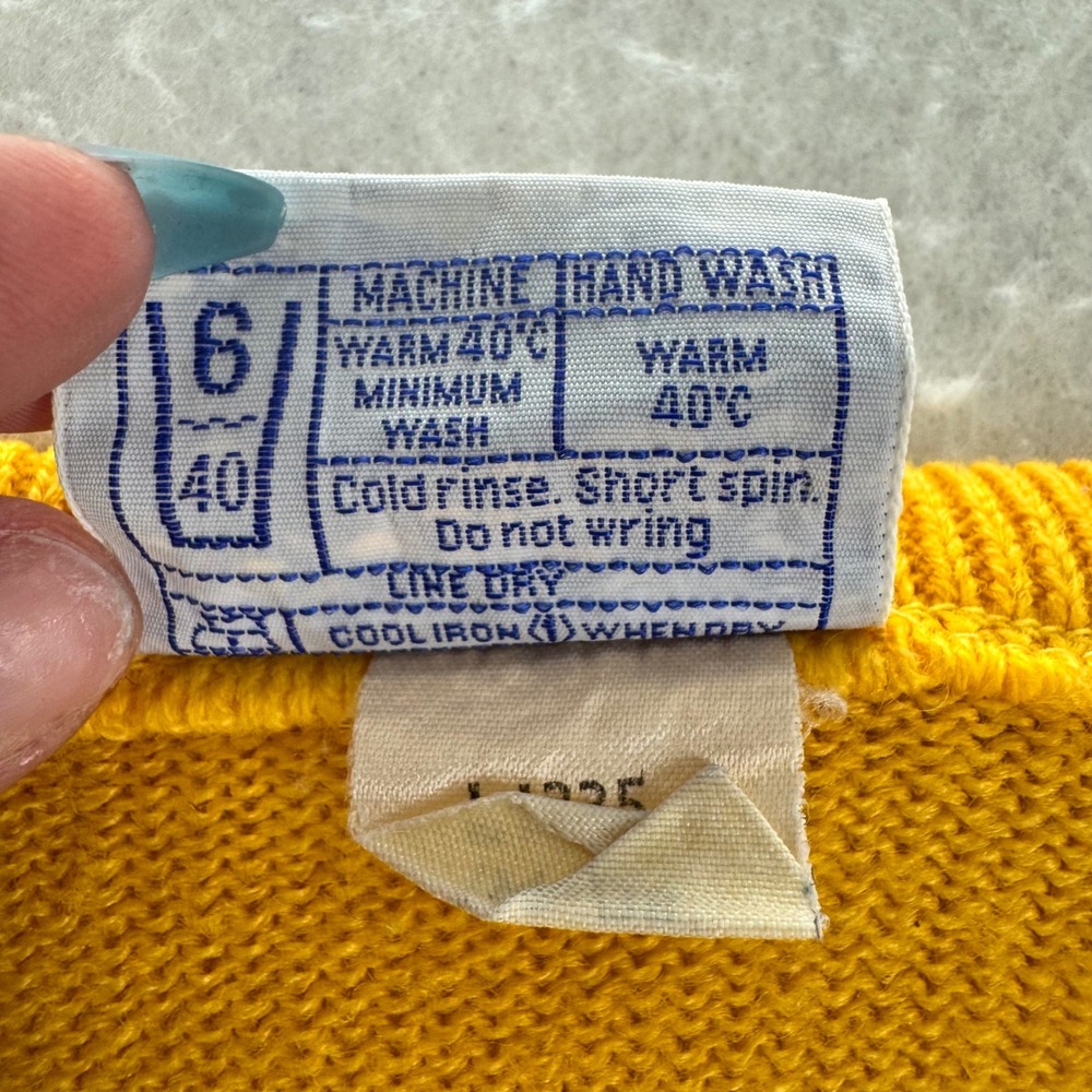 Slazenger - VTG V-Neck Sweater Acrylic Courtelle - Yellow - 38 - Mens - Picture 7 of 8